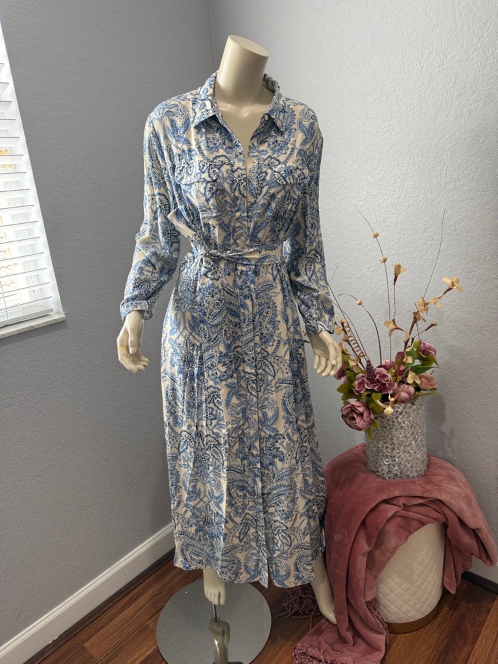 J. McLaughlin Blue and White Paisley Midi Shirt Dress
